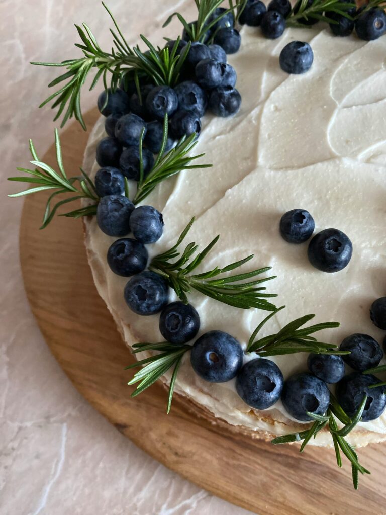 No-bake cottage cheese cake recipe: easy layered dessert from your fridge