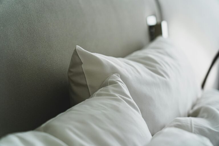 Silk pillowcases: benefits for skin, hair, and sleep explained