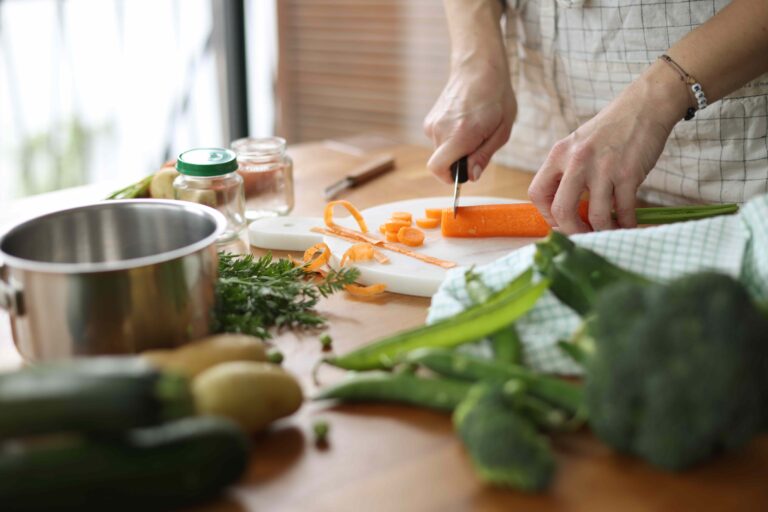 Unlocking brain health: how cooking at home could slash your dementia risk