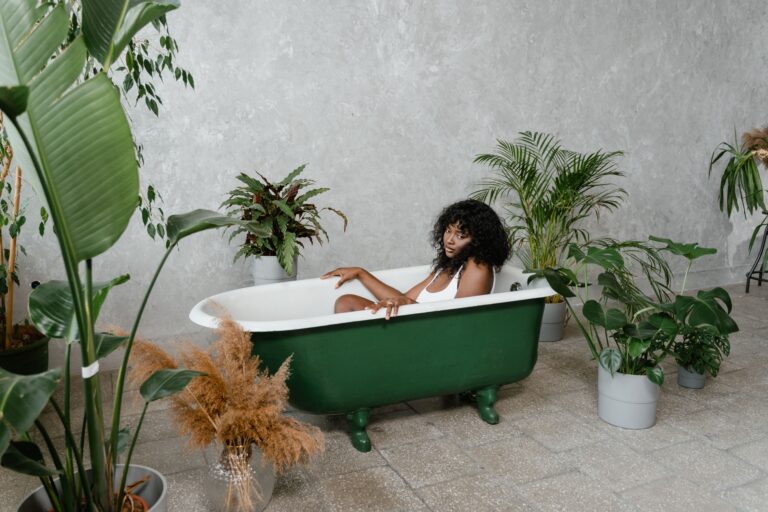 5 Houseplants that help create the perfect bathroom climate